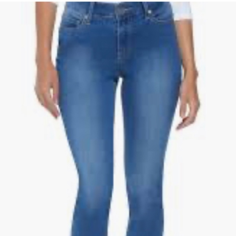 Light wash denim guess jeans